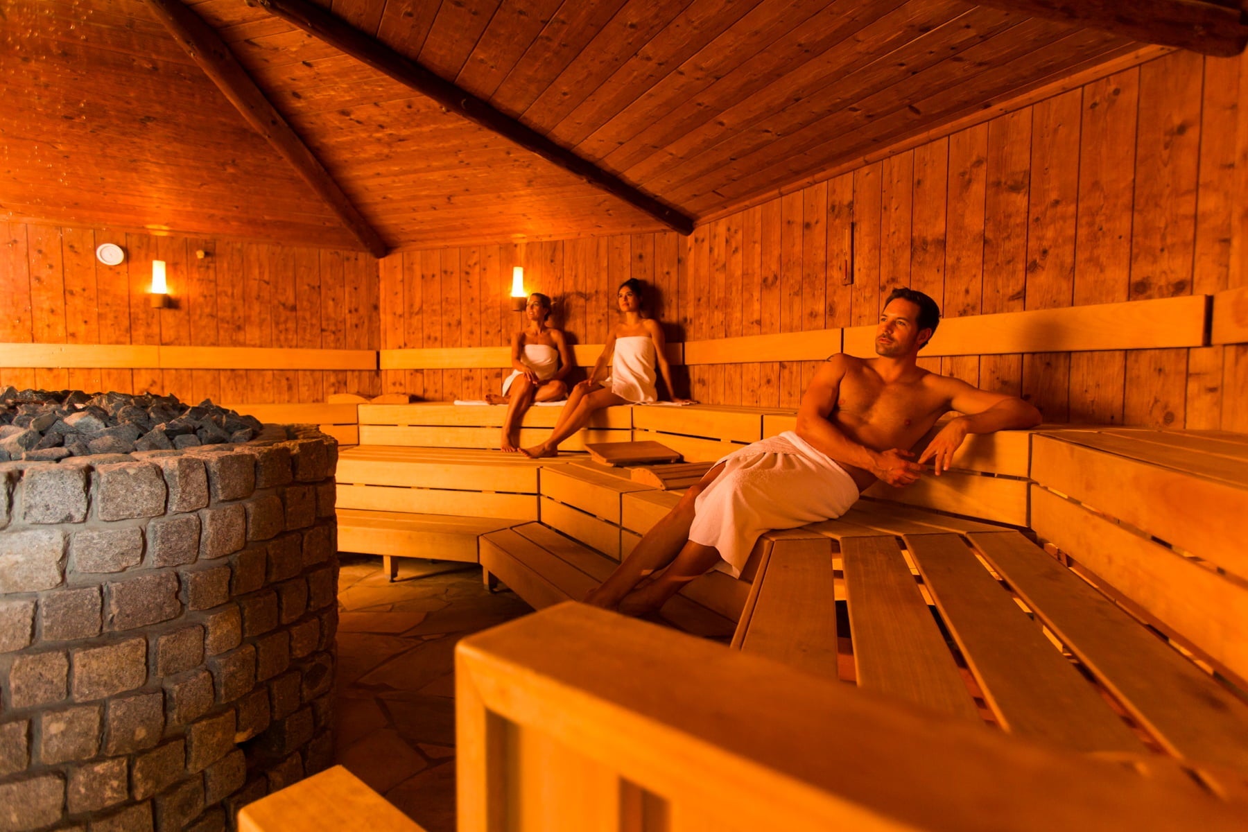 5 Unexpected Benefits of Wearing a Sauna Hat During Your Steam Session